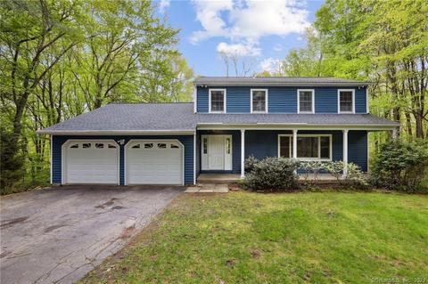 16 Devonshire Dr, Danbury, CT 06811
