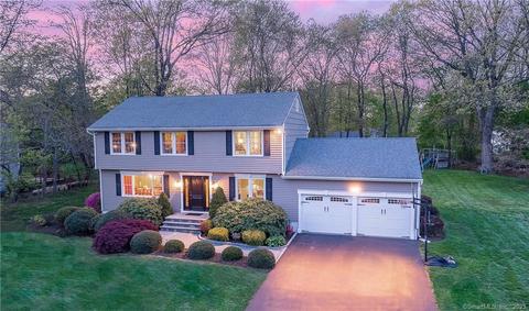 24 Clinton St, Trumbull, CT 06611