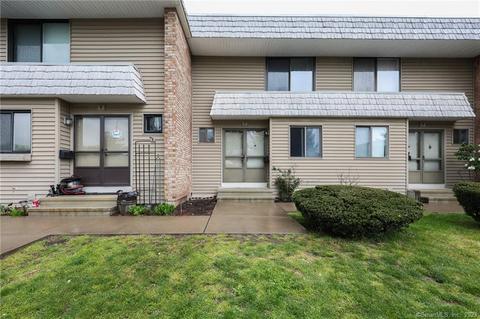 7 Cedarland Ct #7, Cromwell, CT 06416
