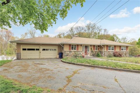 46 Iwanicki Cir, Bridgeport, CT 06610