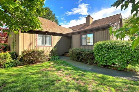 484 Commanche Ln #A, Stratford, CT 06614