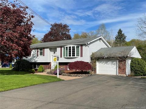 7 Barnett Dr, North Haven, CT 06473