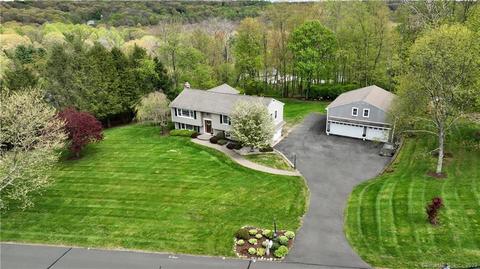 58 Valley View Rd, Monroe, CT 06468