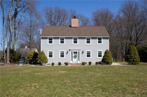 8 Village Ln, Burlington, CT 06013