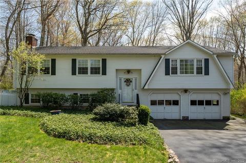 51 Princess Dr, Madison, CT 06443
