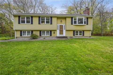 9 Cedar Ridge Rd, East Hampton, CT 06424