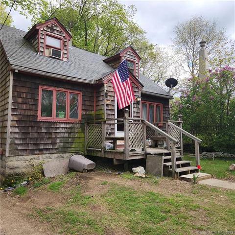 1021 High St, Killingly, CT 06241