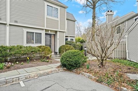 52 Strathmore Ln #52, Westport, CT 06880