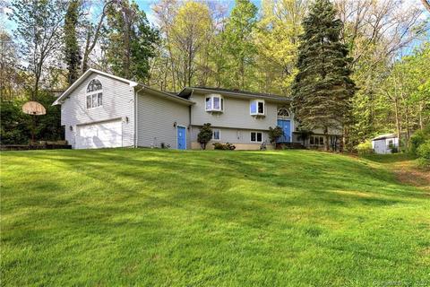 76 Woodland Dr, Northford, CT 06472