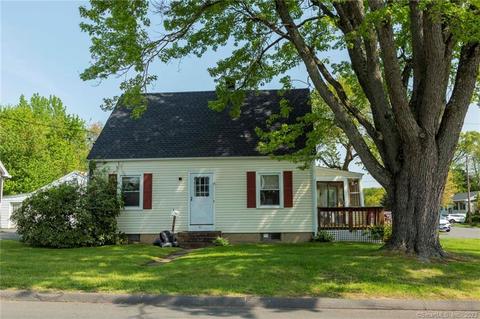 51 Whiton St, Windsor Locks, CT 06096