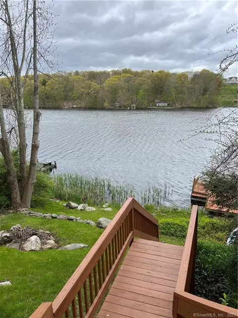 91 Loyola Rd, Woodstock, CT 06281