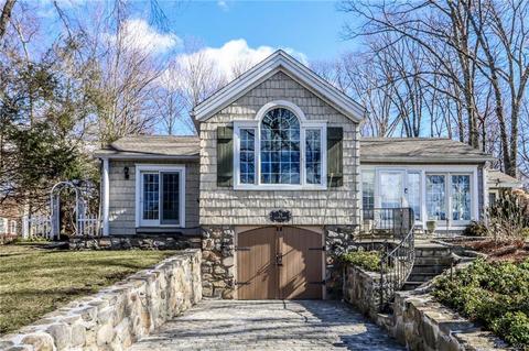 29 Chimney Point Rd, New Milford, CT 06776