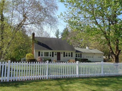 140 Sunnybrook Dr, Manchester, CT 06040