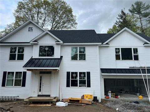 32 Endeavor St, Trumbull, CT 06611
