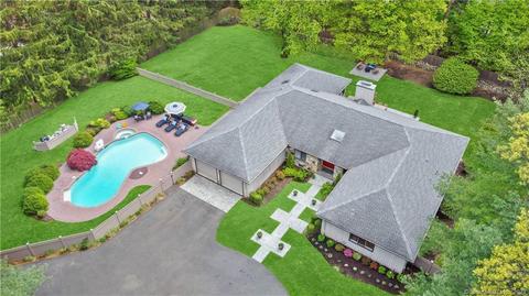 30 Northwind Dr, Stamford, CT 06903