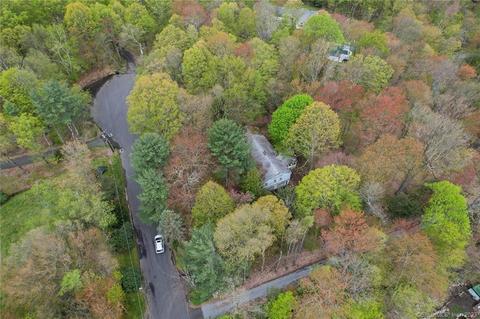54 Brookwood Rd, Bethany, CT 06524