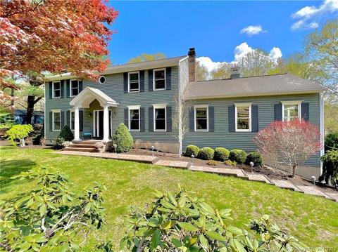 47 Rodia Ridge Rd, Shelton, CT 06484