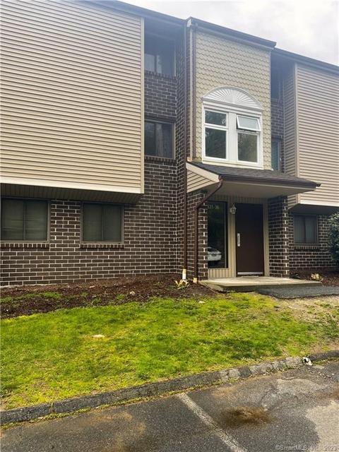 7 Padanaram Rd #B32, Danbury, CT 06811
