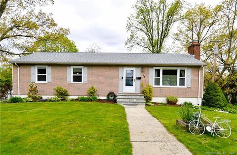 24 Mountain View Rd, West Haven, CT 06516