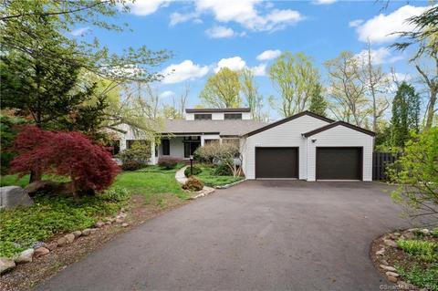 563 Gaylord Mountain Rd, Hamden, CT 06518