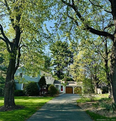 26 Forest Hills Dr, West Hartford, CT 06117