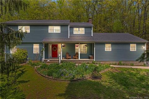 14 Cedarbrook Ln, East Lyme, CT 06333