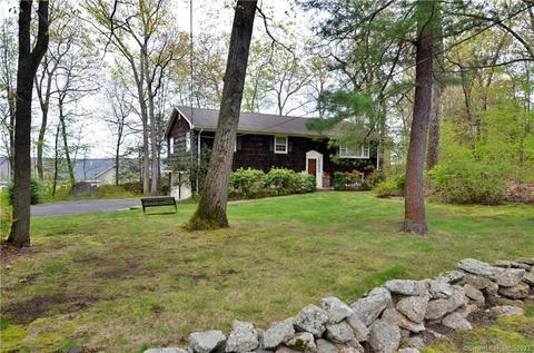 9 Cedar Hill Rd, Newtown, CT 06470