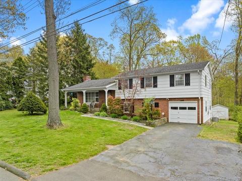 35 Woodvale Rd, Branford, CT 06405