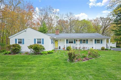 16 Wellsweep Rd, Branford, CT 06405