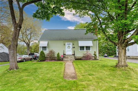 43 Oakwood Rd, Manchester, CT 06042