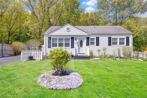 7 Sherwin Dr, Enfield, CT 06082