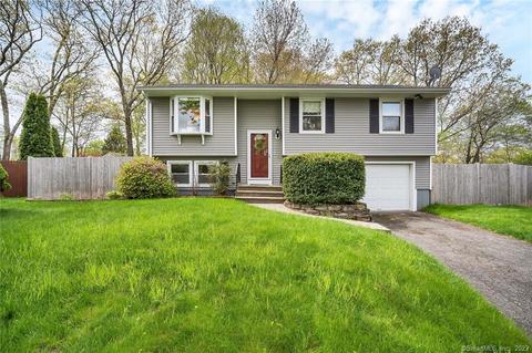 16 Harvest Ln, Naugatuck, CT 06770