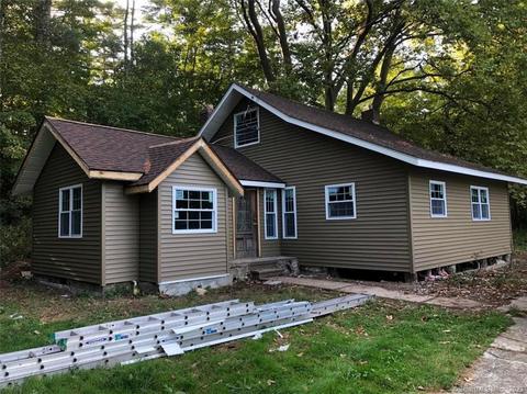 83 Beachdale Ave, Voluntown, CT 06384