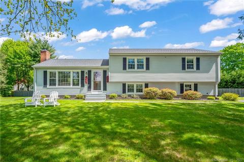 26 Pheasant Ln, Norwalk, CT 06854