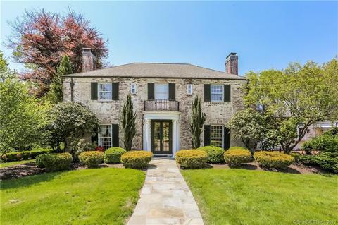 5 Sunny Reach Dr, West Hartford, CT 06117