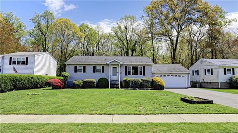 52 Baxter Ln, Milford, CT 06460
