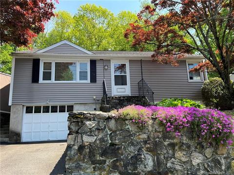 15 North Ave, Derby, CT 06418