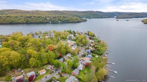 71 Clearview Dr, Brookfield, CT 06804