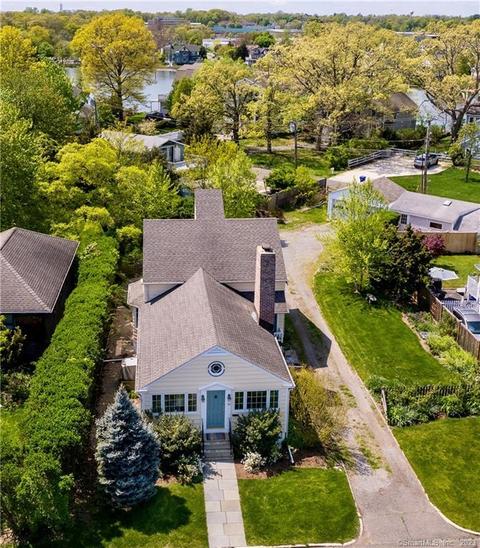 11 Park Ln, Norwalk, CT 06854