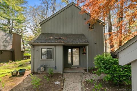 11 Clover Ct #11, Avon, CT 06001