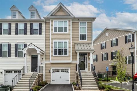21 Putnam Ln #21, Danbury, CT 06810