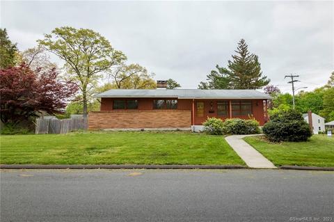 7 Buckingham St, Manchester, CT 06040