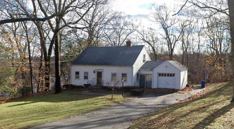 7 Woodacre Rd, Norwalk, CT 06850