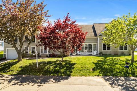 40 Sea Spray Rd, Old Lyme, CT 06371