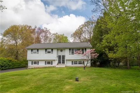 12 Westview Trl, New Fairfield, CT 06812