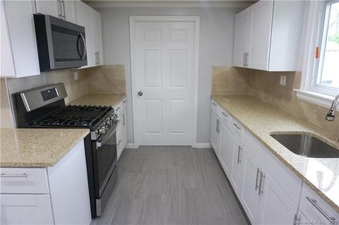 210 Freeman St, Hartford, CT 06106