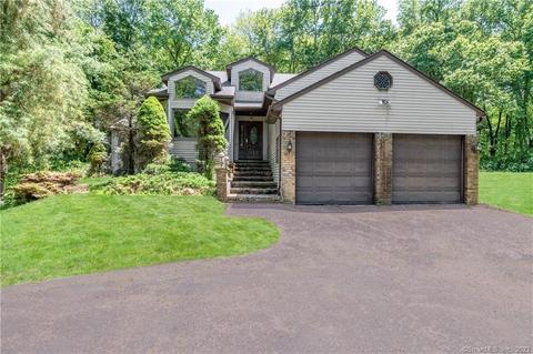 119 Currituck Rd, Newtown, CT 06470