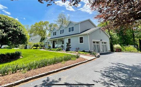 10 Morehouse Ln, Norwalk, CT 06850