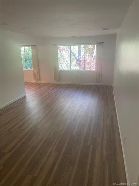 213 Southport Woods Dr #213, Southport, CT 06890