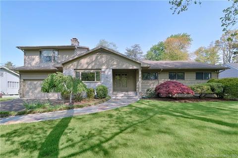 148 Sky Top Dr, Fairfield, CT 06825